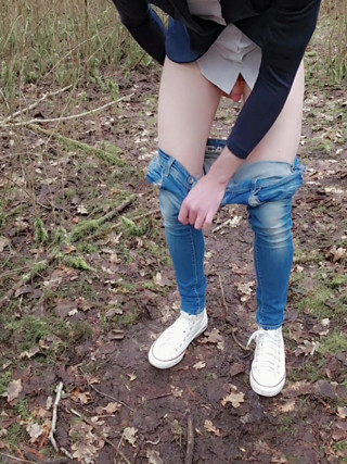Casual dildo fuck on the woods thumbnail