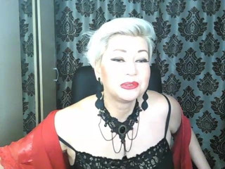 Hot mature bitch dildo-show...
