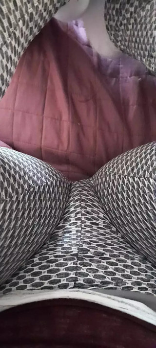 Masturbating with leggings