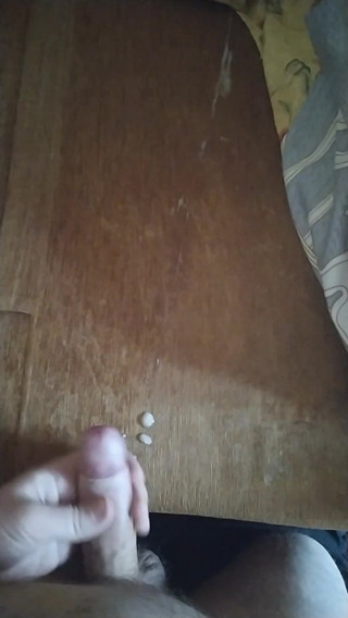 WATCHING PORN AND JERKING OFF HIS BIG COCk