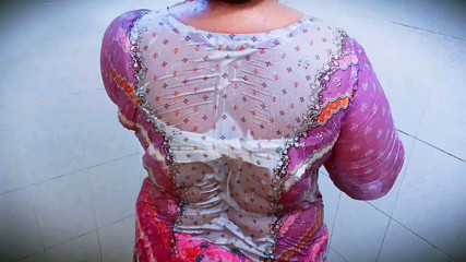 beautiful sundari anti bathroome gosol korte giye tar bhudar balgulo kete nilo.