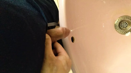 This dick loves that you see her pissing