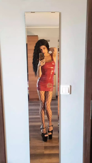 Skinny (51 kg) slim Polish trans girl XS thumbnail