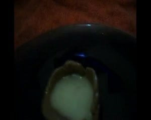 Cum food chocolate-comendo brigadeiro com porra
