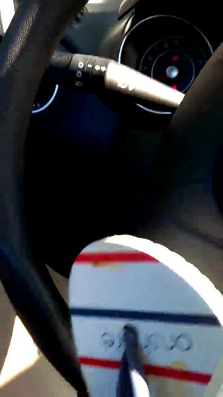 Jerking off on my Gf's flip flops