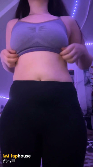 Joyliii Fingers Pussy