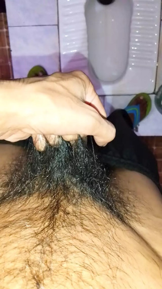 Peeing Smells So Good