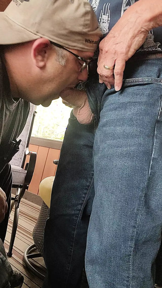 jimthedicksucker at yahoo. email. sandusky ohio. johnny 79 yr. old. mouth fucking me.