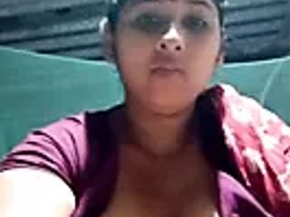 Bengali Boudi Record her Mellon Boobs fo Lover