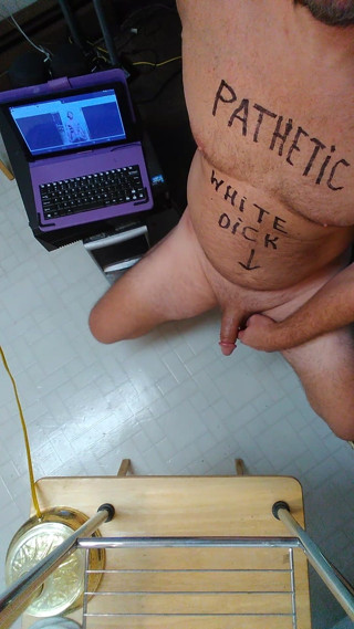 Small dick white boy Pindickrob cums to interracial porn