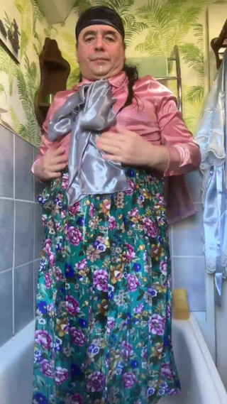 In bourgeois attire to take a piss shower thumbnail