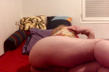 BifloXXX blonde crossdresser fucks her big ass