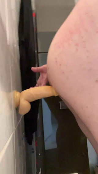 DILDO FUCK YOUNG MAN