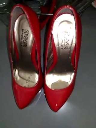 Cum in red heels