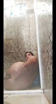 Passive beautiful waters playing in the bath