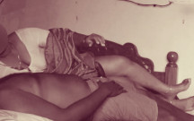 Cheating Indian Housewife in Saree Kissing in Bed & Giving Handjob to Lover
