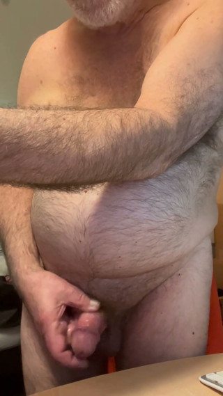 Coach Karl Cums with a Hottie 7217