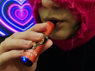 CUTE GIRL IN BALACLAVA VAPING TO MUSIC! SMOKING FETISH!