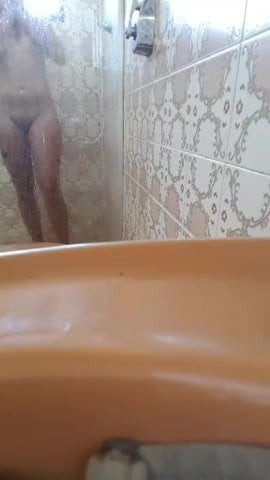 Amateur Girl on Shower